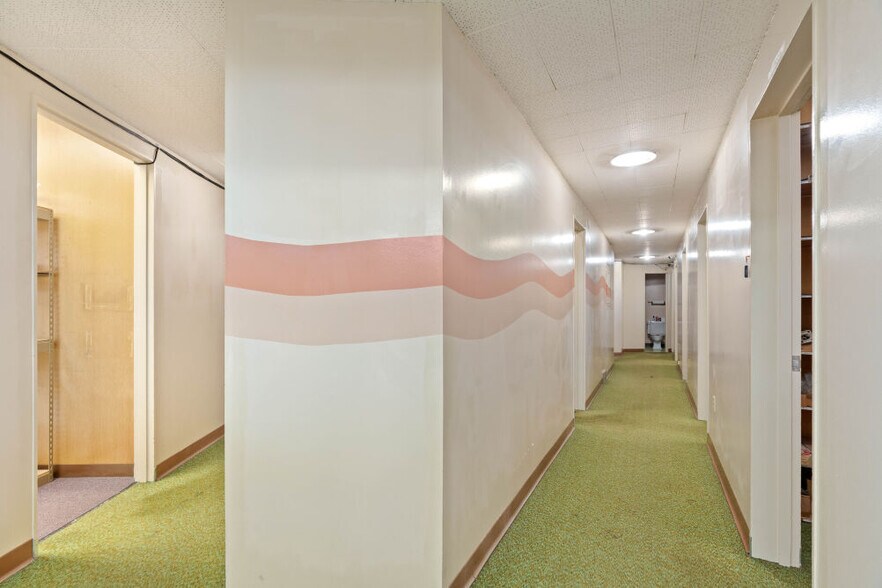 More Photos Of 6601 SE Foster Rd, Portland Storefront Retail Office For Sale