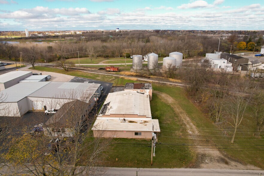 More Photos Of 1020 N 5th St, Fremont Light Manufacturing For Sale