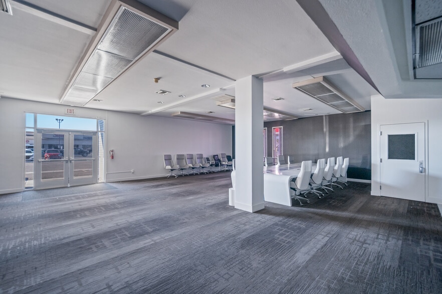 More Photos Of 1755 E Lakeside Dr, Bullhead City Bank For Sale