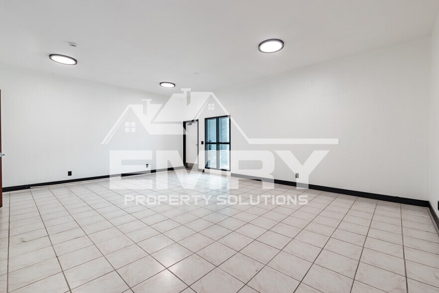 More Photos Of 942 S Gerhart Ave, Commerce Coworking Space