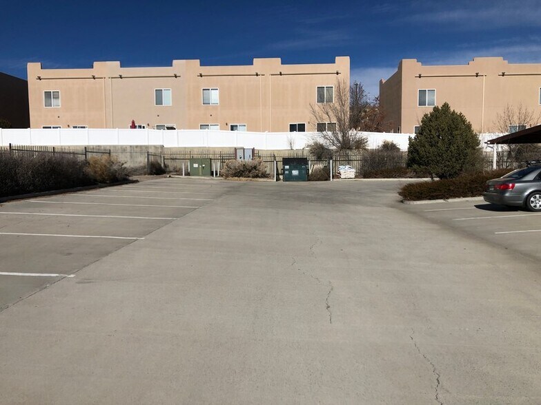More Photos Of 1800 E 30th St, Farmington Office For Lease