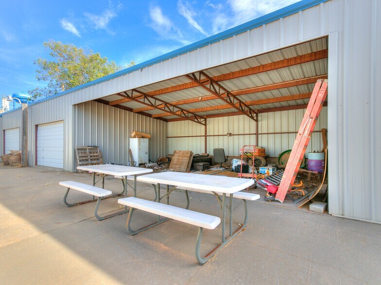 More Photos Of 219 N 6th St, Kingfisher Office For Sale