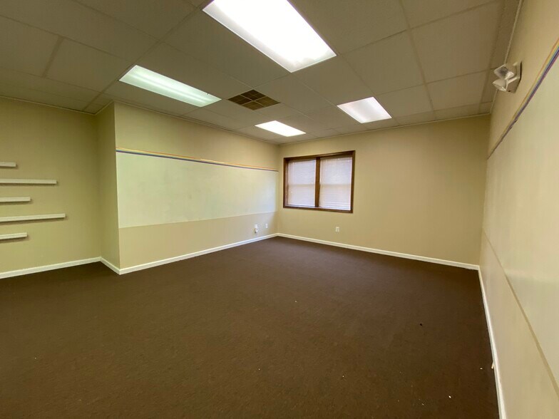 More Photos Of 300 Chester Ave, Moorestown Office For Lease