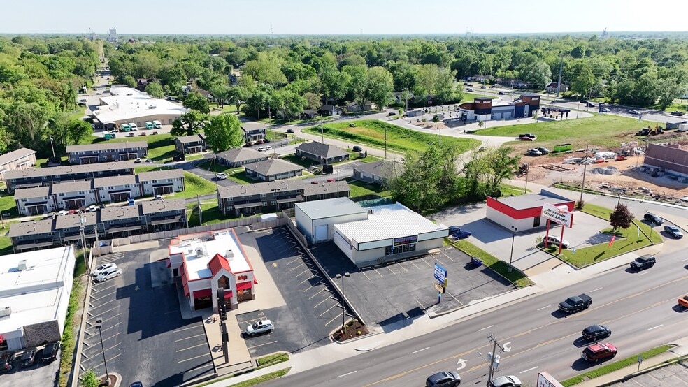 Primary Photo Of 1430 W Kearney St, Springfield Freestanding For Sale
