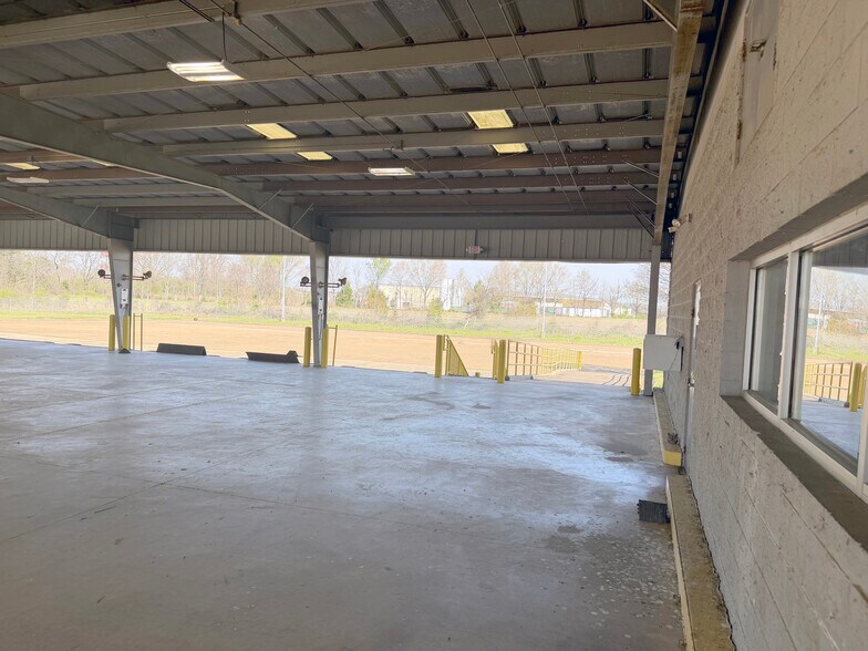 More Photos Of 1381 Air Industrial Park Rd, Grenada Truck Terminal For Sale