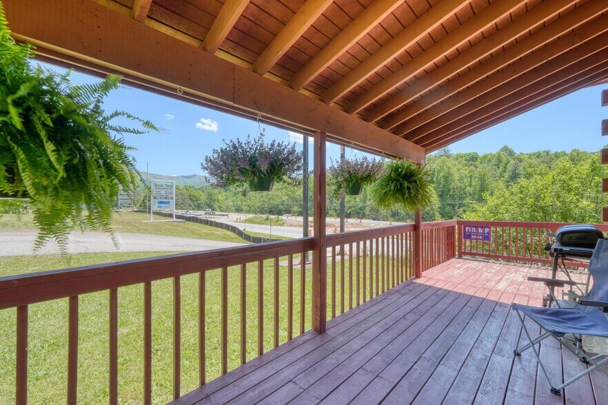 More Photos Of 23 & 60 Greenbriar Hwy, Blairsville Office For Sale