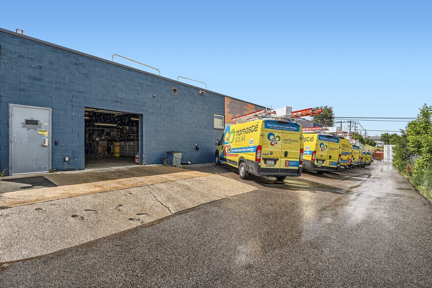 More Photos Of 888 Federal Blvd, Denver Warehouse For Lease