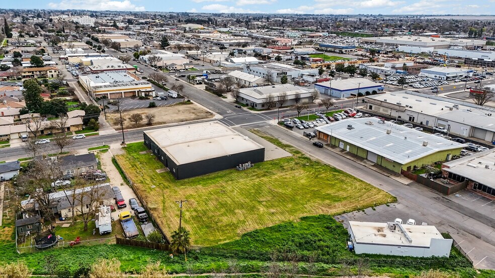 More Photos Of 1505-1507 W 18th St, Merced Warehouse For Lease