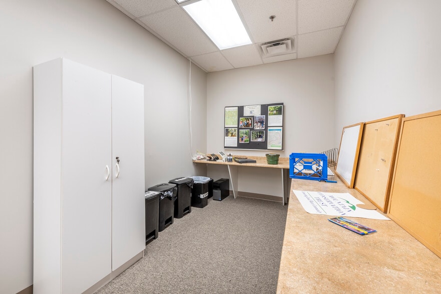 More Photos Of 12 Sammy McGhee Blvd, Jasper Medical For Sale