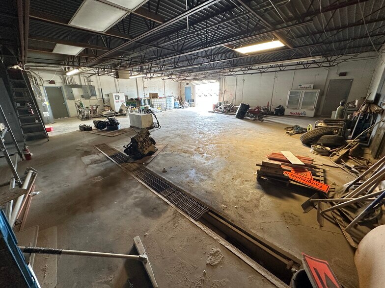 More Photos Of 2057 Commerce Dr, Midland Flex For Lease
