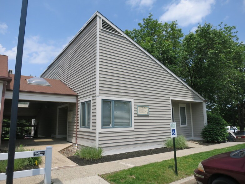 More Photos Of 920 Lawn Ave, Sellersville Medical For Sale
