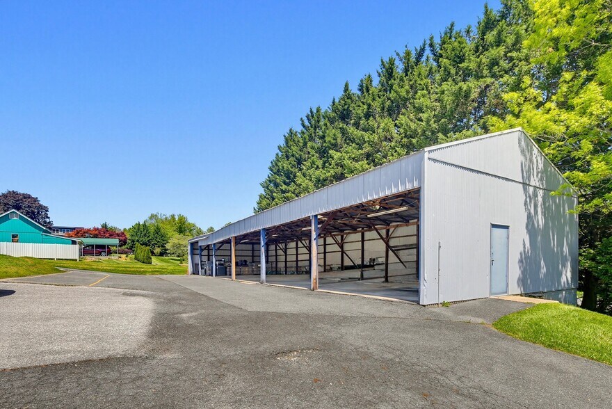More Photos Of 1584 Deer Park Rd, Finksburg Warehouse For Lease