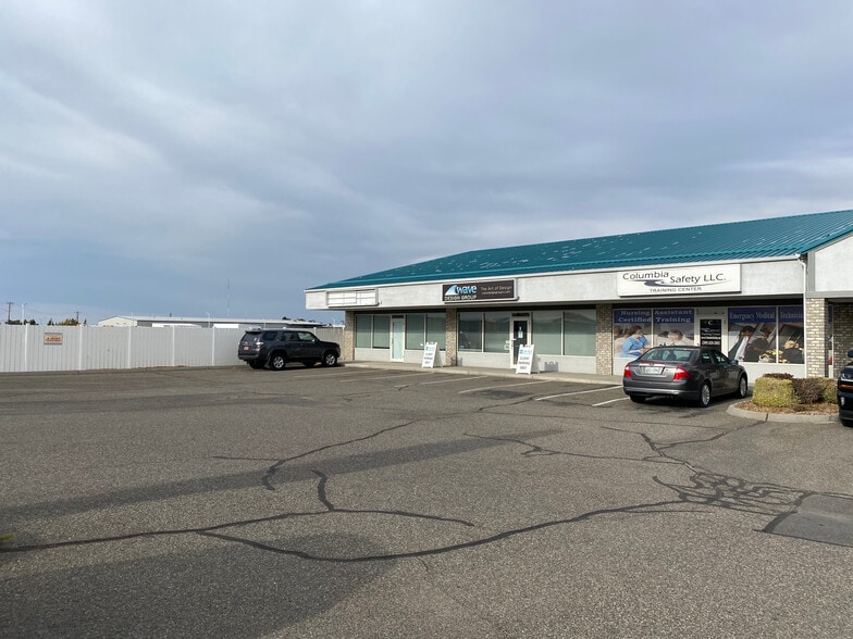 More Photos Of 418 N Kellogg St, Kennewick General Retail For Lease