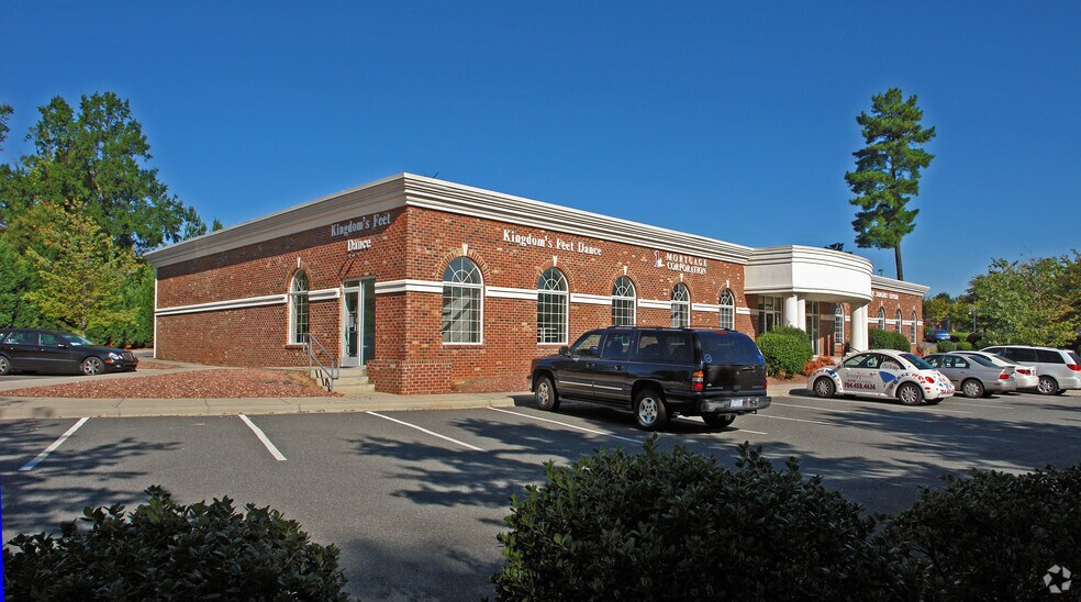 More Photos Of 19615 Liverpool Pky, Cornelius Medical For Lease