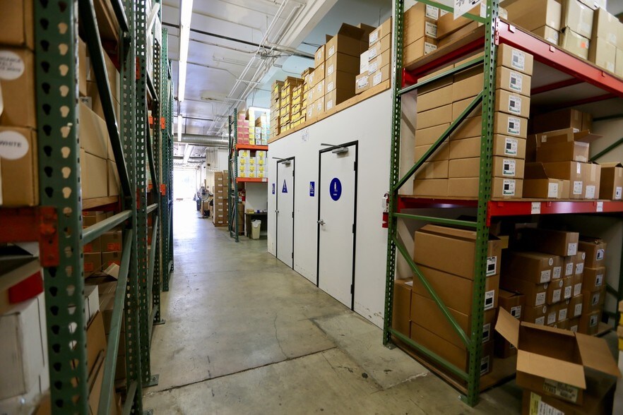 More Photos Of 1920-1928 Hancock St, San Diego Warehouse For Sale