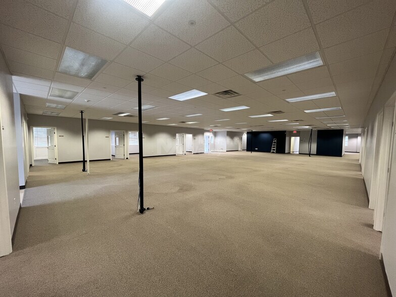 More Photos Of 13680 Cleveland Ave NW, Uniontown Office For Lease