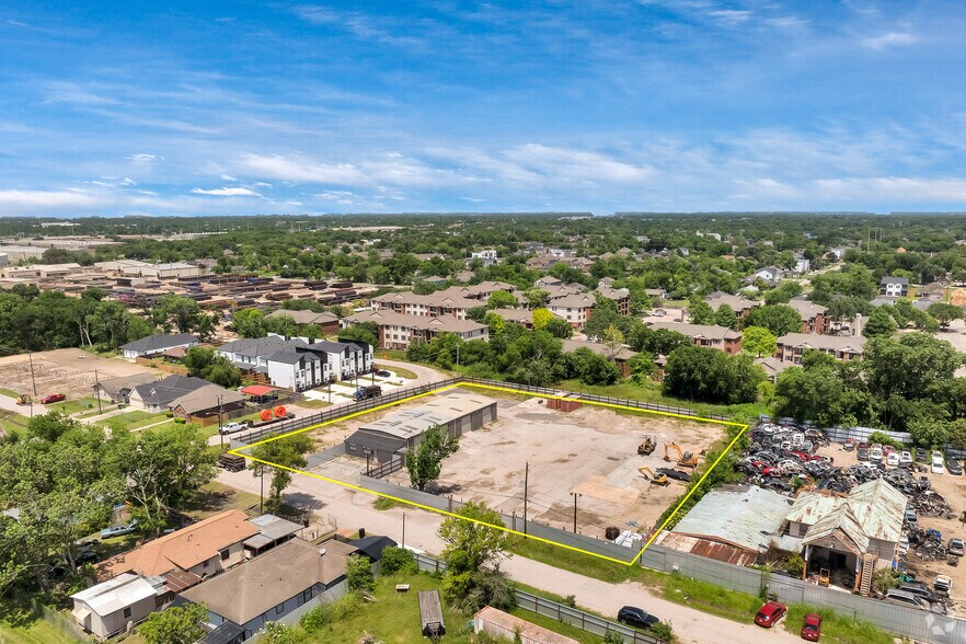 More Photos Of 8403 Bassett St, Houston Warehouse For Sale