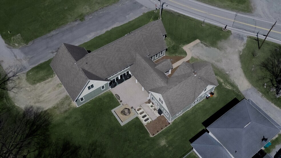 More Photos Of 690 Main St, Vintondale Loft Creative Space For Sale