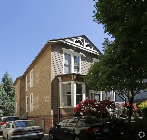 More Photos Of 1318 SW 12th Ave, Portland Office For Sale