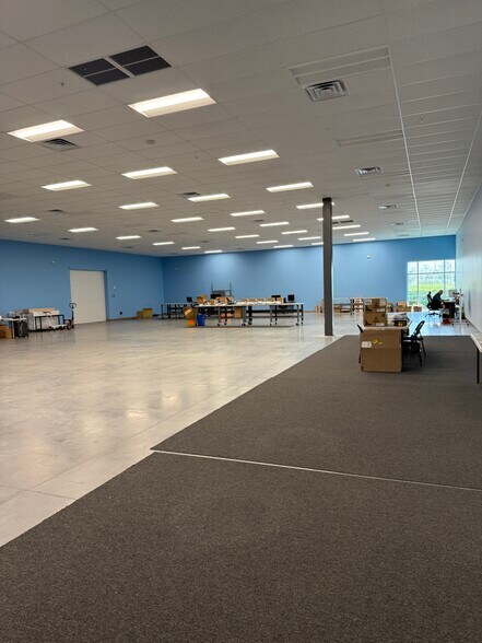 More Photos Of 2510 51st Ave E, Palmetto Warehouse For Lease