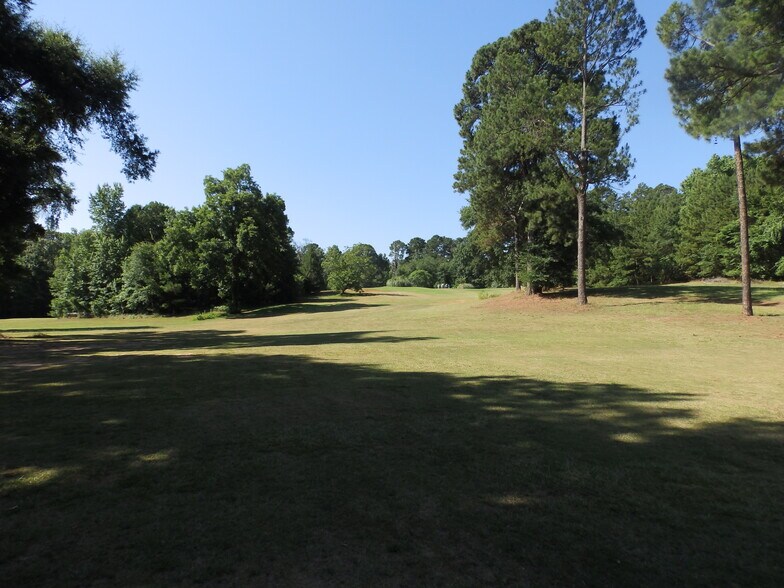 More Photos Of 2130 Country Club Rd, Palestine Golf Course Driving Range For Sale