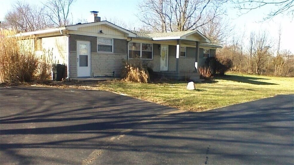 More Photos Of 868 N Raceway Rd, Indianapolis Apartments For Sale