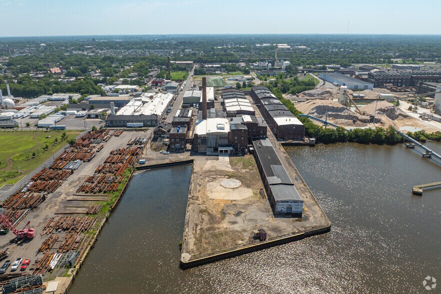 More Photos Of 300 Jefferson St, Camden Warehouse For Lease