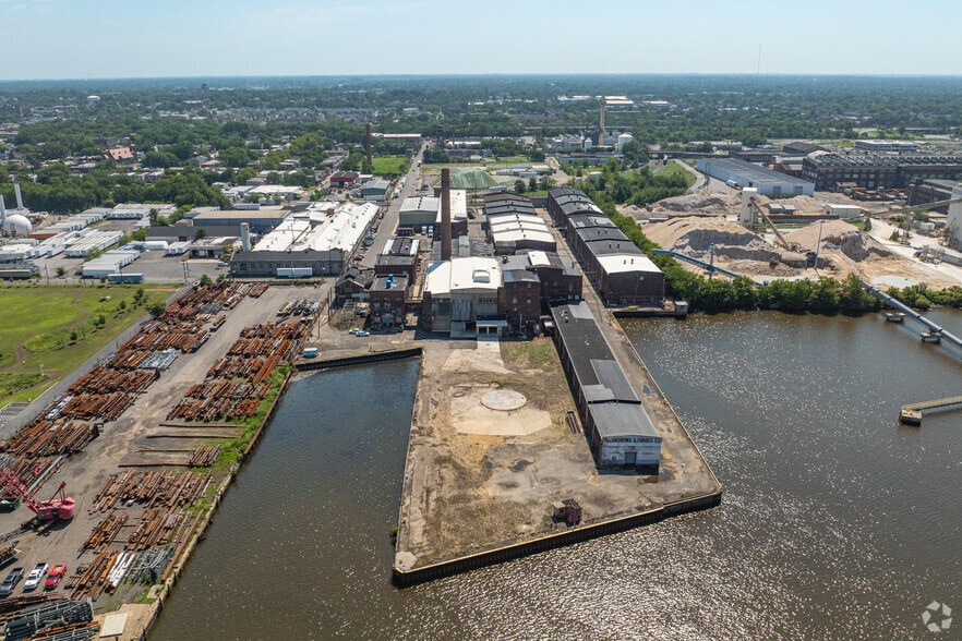 More Photos Of 300 Jefferson St, Camden Warehouse For Lease