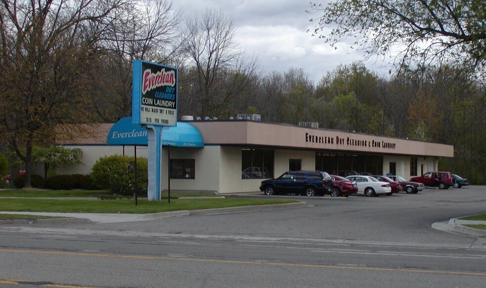 Primary Photo Of 2247 S Center Rd, Burton Freestanding For Sale