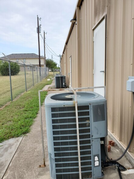 More Photos Of 1705 S Fort Hood Rd, Killeen Freestanding For Lease
