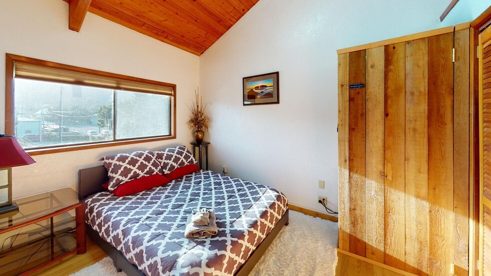 More Photos Of 29430 Ellensburg Ave, Gold Beach Restaurant For Sale