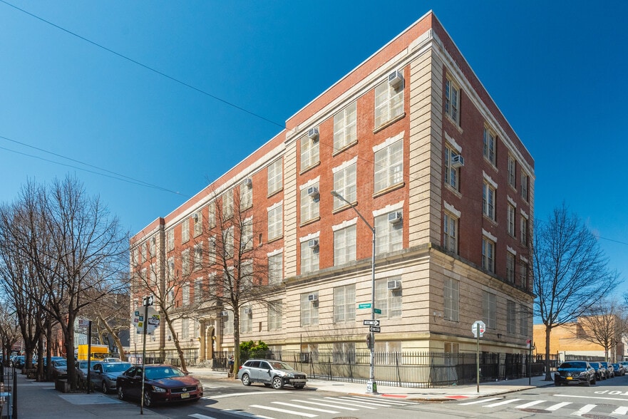 More Photos Of 51 Havemeyer St, Brooklyn Storefront Retail Office For Sale