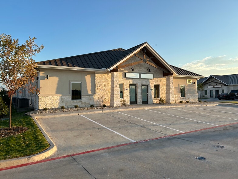 More Photos Of 560 W Frontier Pky, Celina Unknown For Lease