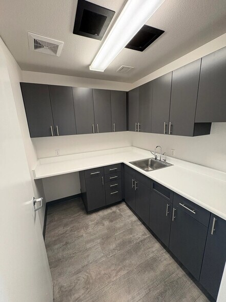 More Photos Of 15182 N 75th Ave, Peoria Medical For Sale
