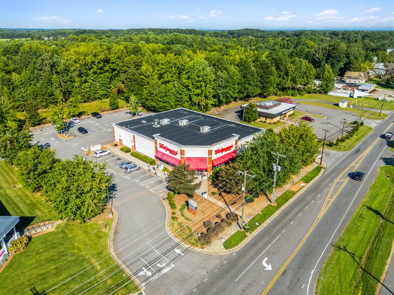 More Photos Of 533 N Main St, Troutman Drugstore For Sale