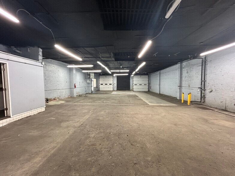 More Photos Of 3609-3615 Queens Blvd, Long Island City Warehouse For Lease