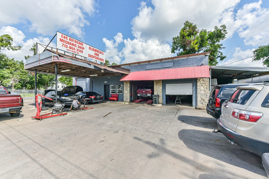 More Photos Of 2623 Berry Rd, Houston General Retail For Sale