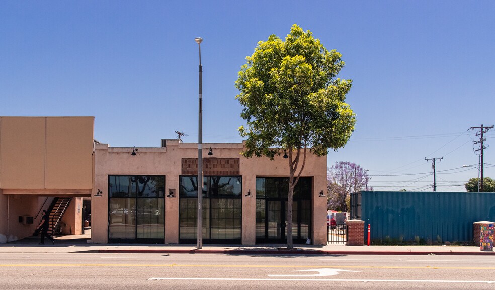 More Photos Of 4410 Gage Ave, Bell Restaurant For Lease