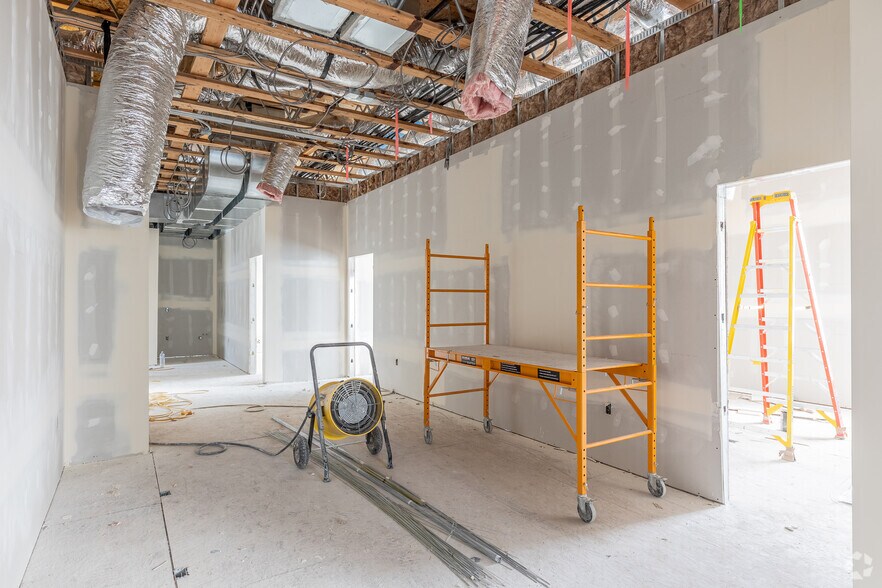 More Photos Of 1280 N Bayshore Dr, Coos Bay General Retail For Lease