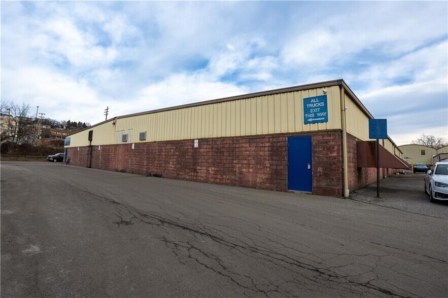 More Photos Of 320 4th St, Blawnox Manufacturing For Sale