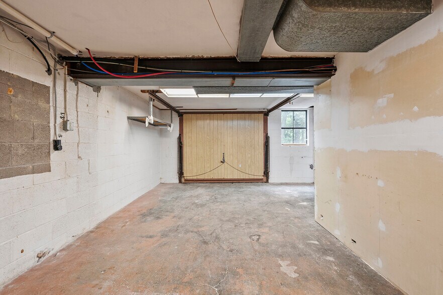 More Photos Of 9270 Old Perry Hwy, Pittsburgh Loft Creative Space For Sale