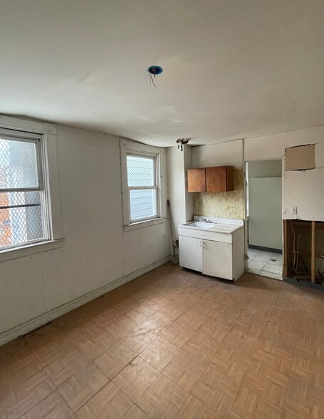 More Photos Of 2612 Harford Rd, Baltimore Storefront For Sale