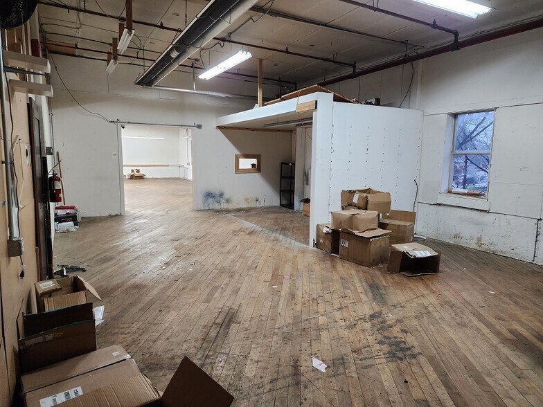 More Photos Of 49 Rose St, Stoughton Light Manufacturing For Lease