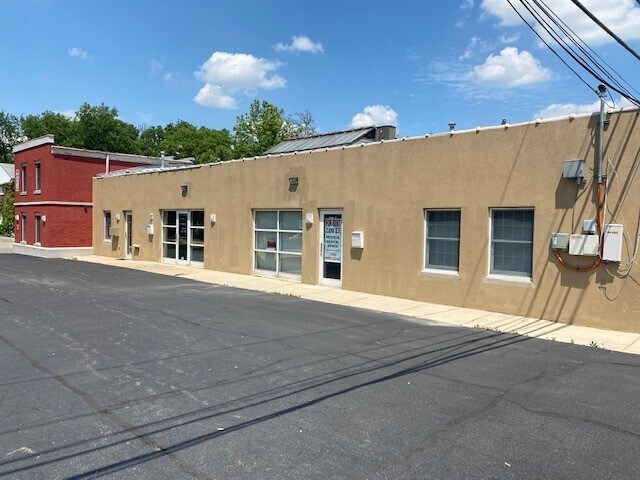 More Photos Of 105 E Burlington St, Riverside Office For Lease