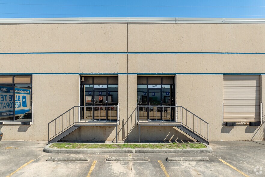 More Photos Of 5008-5030 Service Center Dr, San Antonio Unknown For Lease