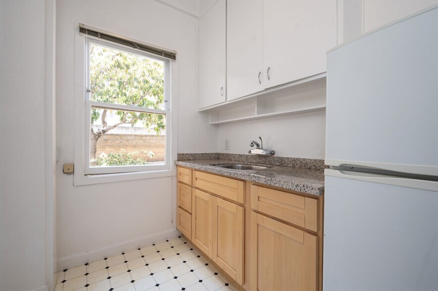 More Photos Of 1073 Bush St, San Francisco Apartments For Sale