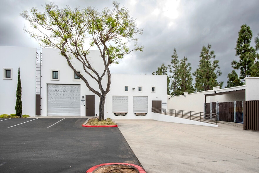 More Photos Of 4650 Overland Ave, San Diego Light Manufacturing For Lease