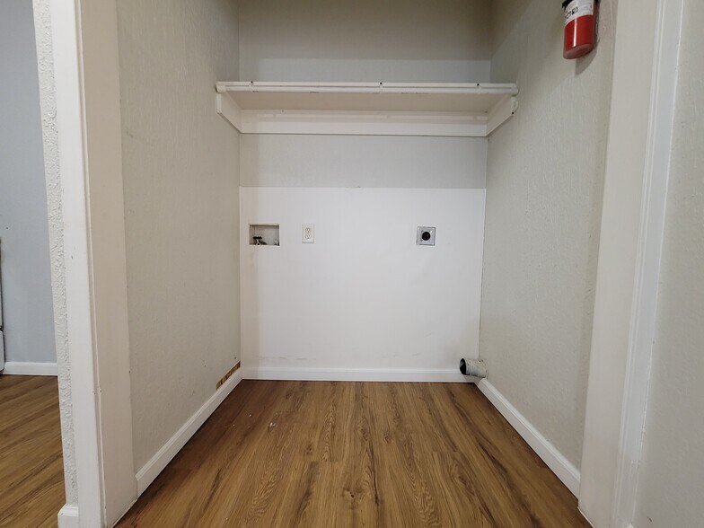 More Photos Of 401 Main St, Brownwood Apartments For Sale