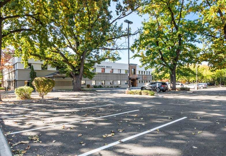 More Photos Of 4355 W Emerald St, Boise Office For Sale