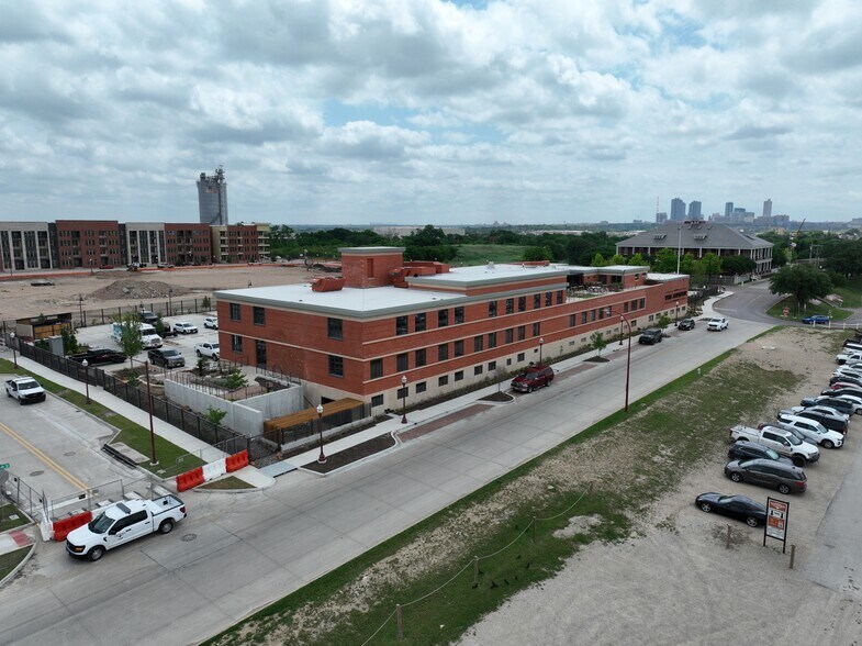 More Photos Of 601 E Exchange Ave, Fort Worth Office For Lease